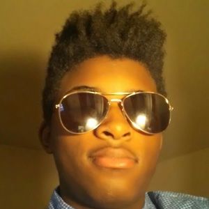 Meet your Posher, Deandre